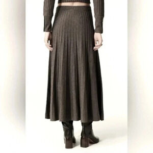 Gray sweater ribbed maxi skirt a line. Quiet Luxury Size Large.